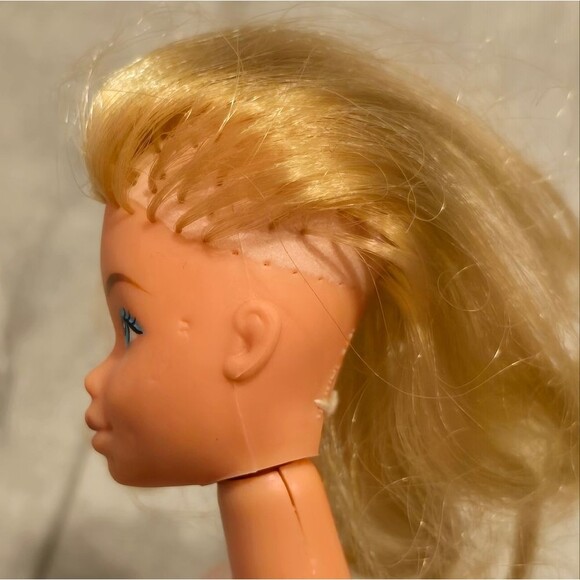 Vintage 1978 Mattel Kissing Barbie Doll - Picture 4 of 9